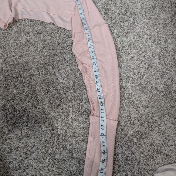 Alo Mega Crop Yoga Top - Picture 3 of 10